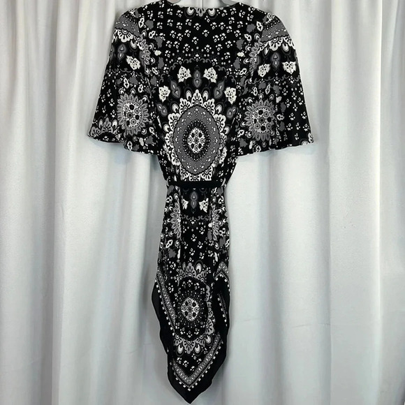 Robert Graham Flutter Sleeve Print Handkerchief Hem Silk  Dress Size Small - Picture 2 of 8